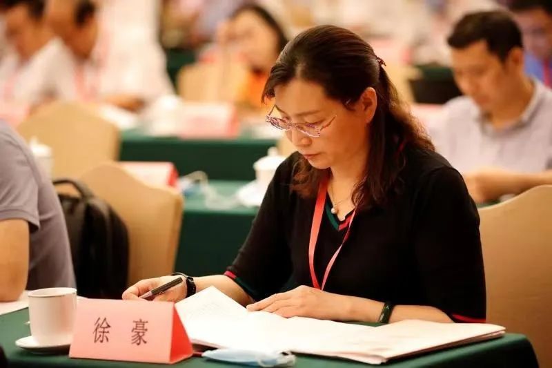 心連心集團(tuán)規(guī)劃發(fā)展中心總監(jiān)徐豪榮獲“新鄉(xiāng)市五一巾幗獎(jiǎng)?wù)隆?></div>
                                    </div>
                                </a>
                            </li><li>
                                <a href=